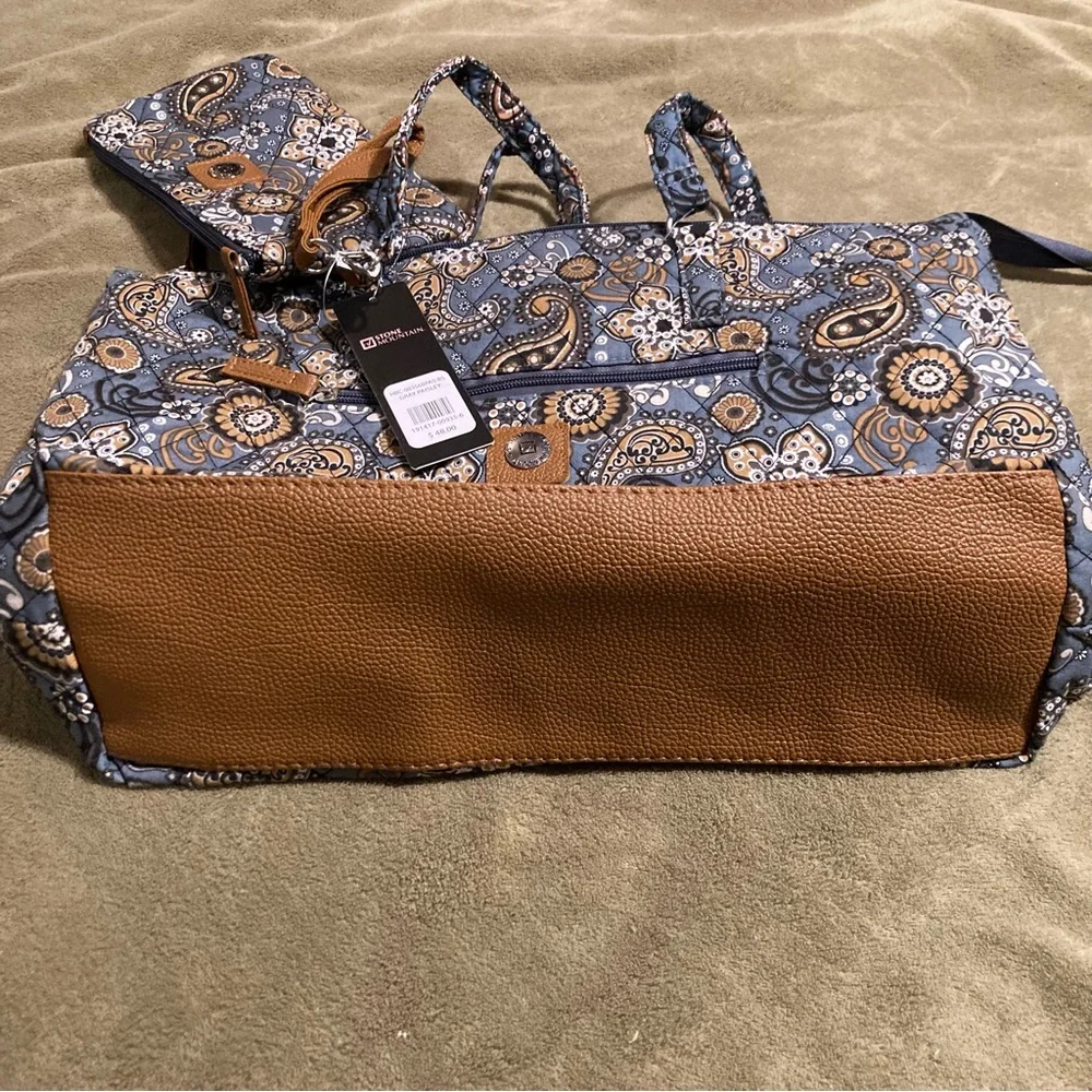 NWT Stone Mountain Paisley Shoulder Tote Bag Purse & Wristlet Gray